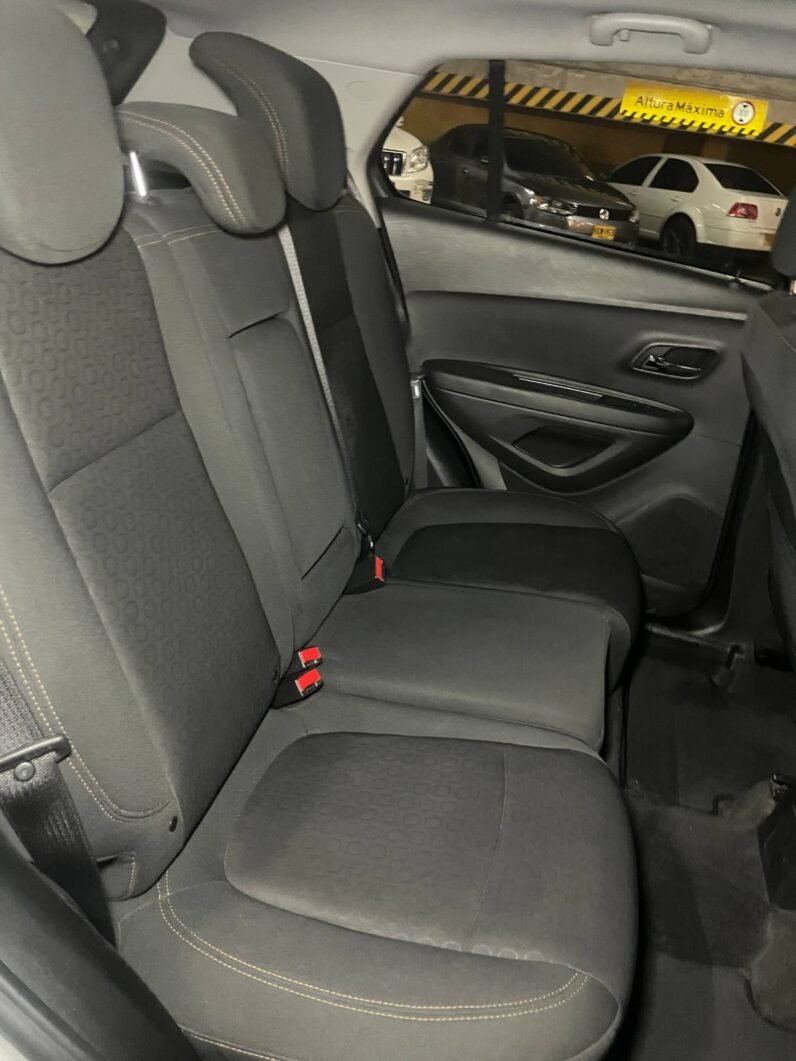 
								CHEVROLET TRACKER LS AT 1.8 4X2 full									