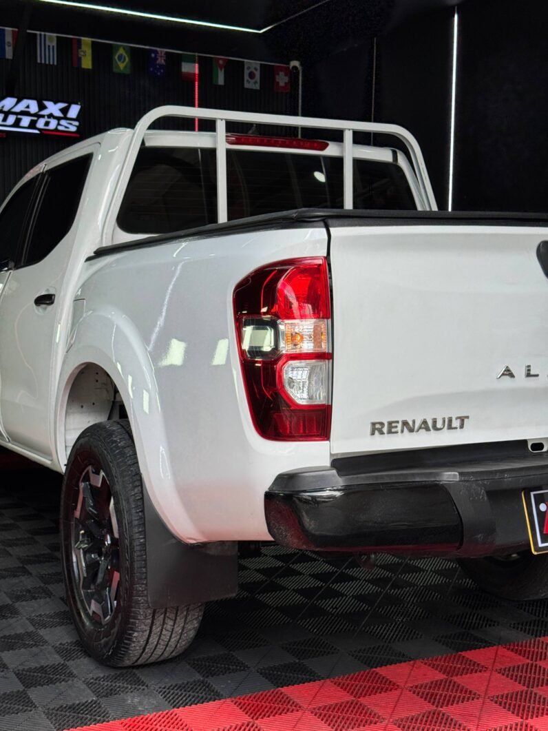 
								RENAULT ALASKAN ZEN 2.5 DIESEL MT 4X4 full									