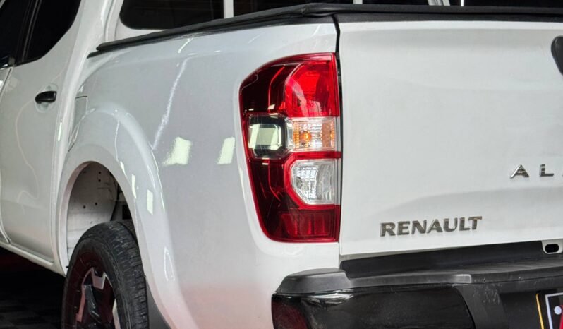 
								RENAULT ALASKAN ZEN 2.5 DIESEL MT 4X4 full									