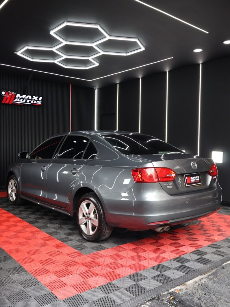 
								VOLKSWAGEN NEW JETTA TRENDLINE MT 2.0 SD full									