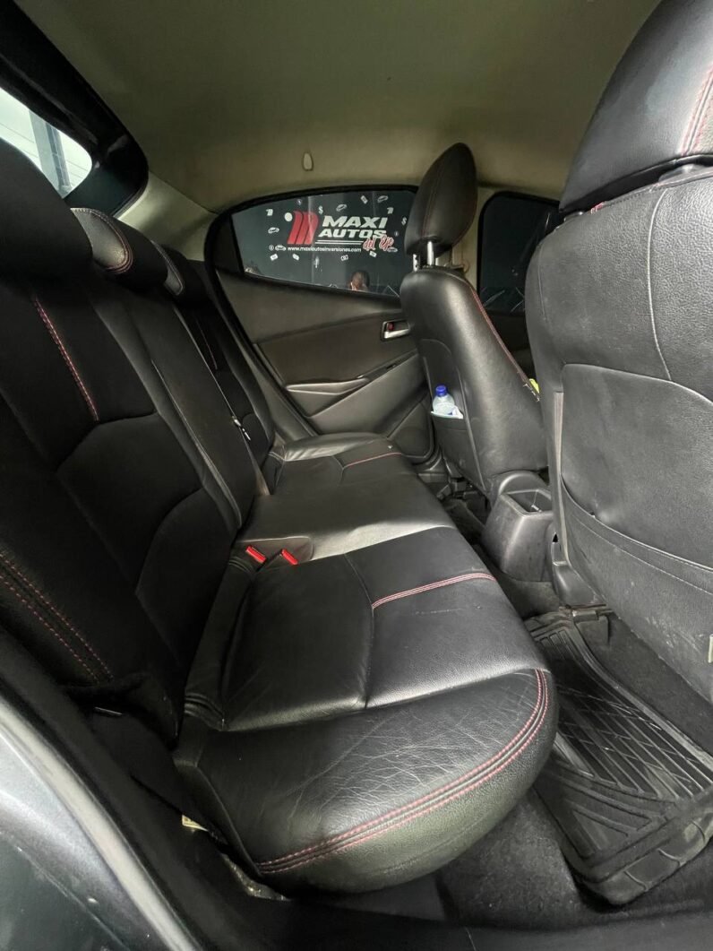 
								MAZDA 2 GRAND TOURING 1.5L AT full									