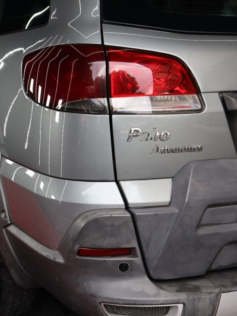 
								FIAT PALIO ADVENTURE 1.8 MT full									