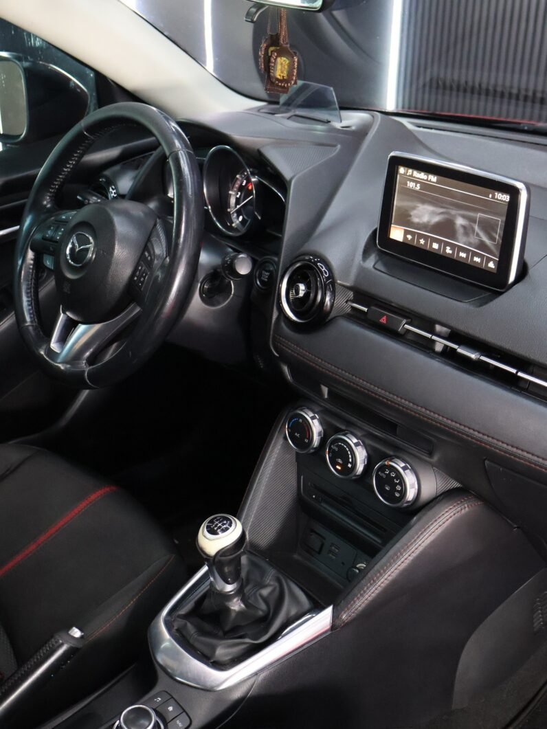 
								MAZDA 2 GRAND TOURING 1.5 MT full									