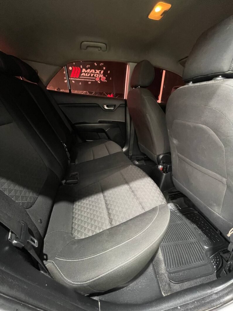 
								KIA RIO VIBRANT MT 1.4 full									