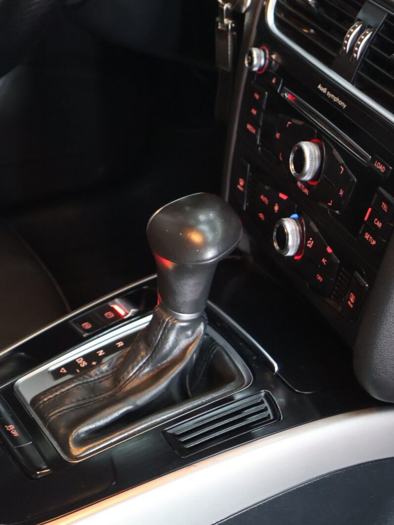 
								AUDI A4 LUXURY AUT 1.8 TURBO SED full									