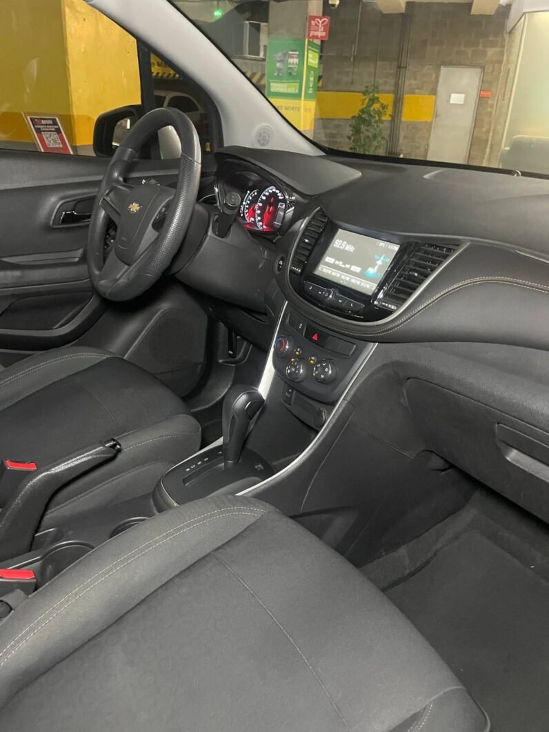 
								CHEVROLET TRACKER LS AT 1.8 4X2 full									