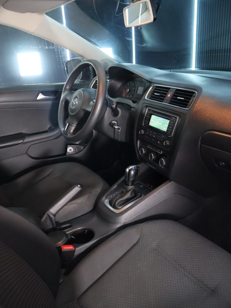 
								VOLKSWAGEN NEW JETTA TRENDLINE MT 2.0 SD full									