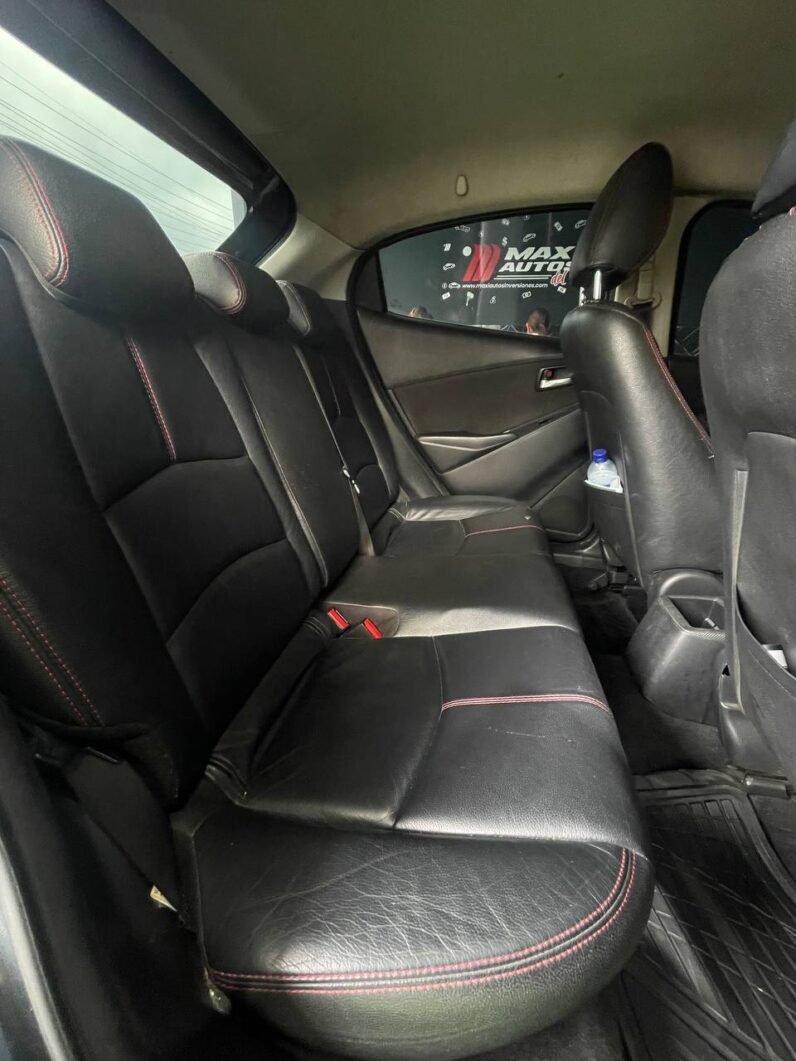 
								MAZDA 2 GRAND TOURING 1.5L AT full									