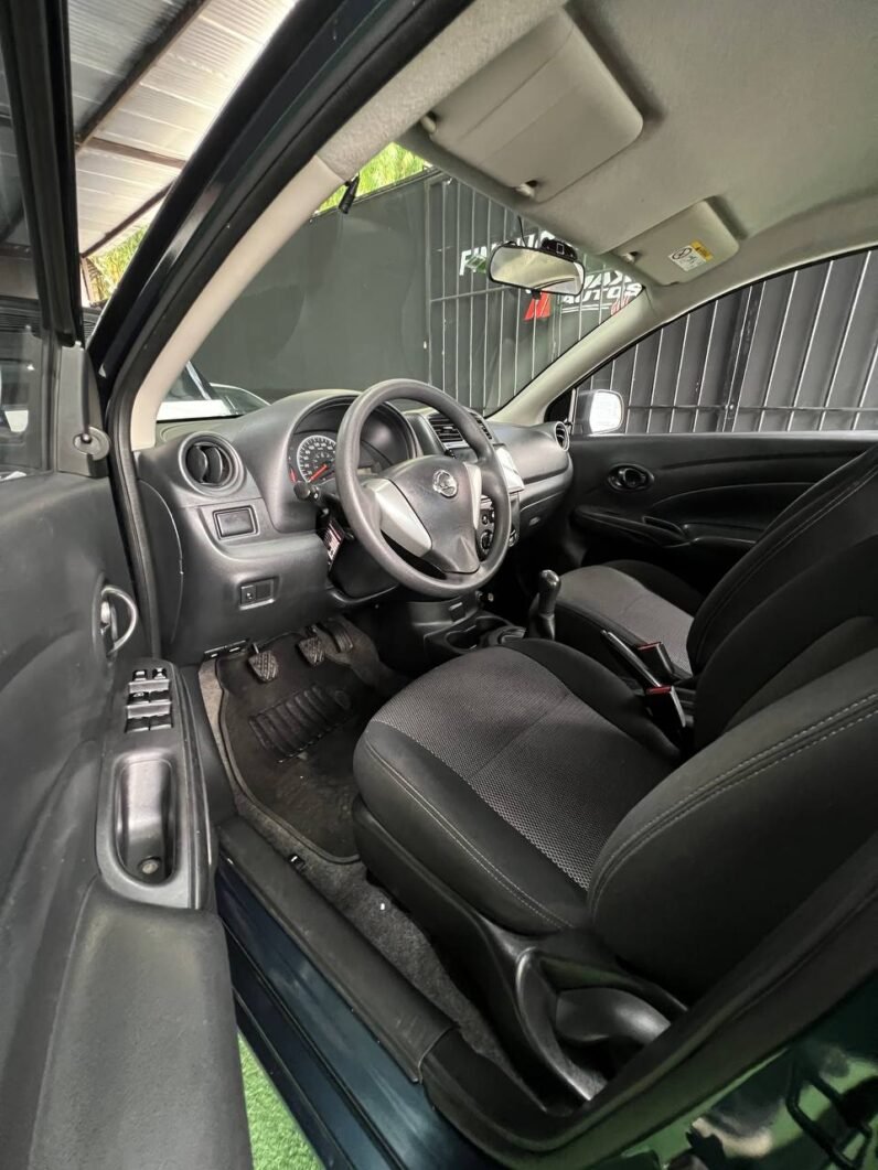 
								NISSAN VERSA DRIVE MT 1.6 SD full									