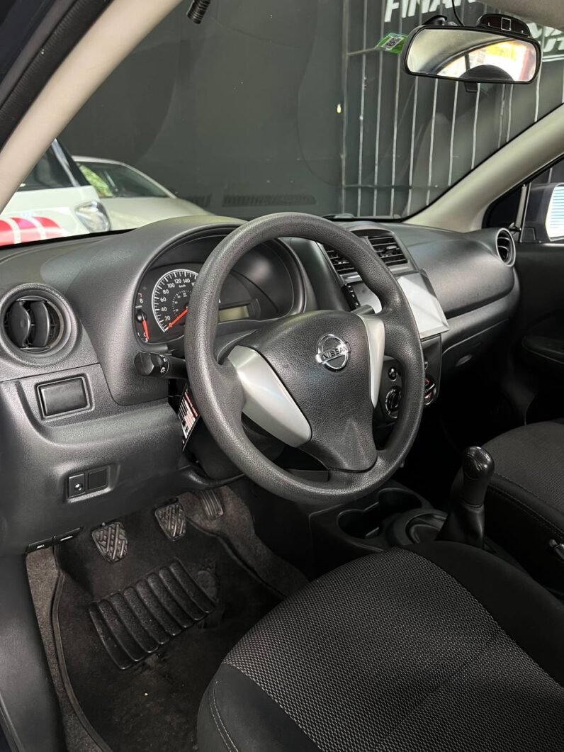 
								NISSAN VERSA DRIVE MT 1.6 SD full									