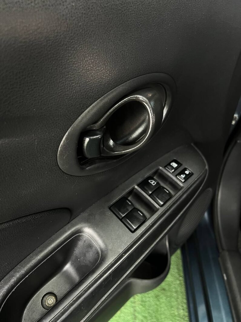 
								NISSAN VERSA DRIVE MT 1.6 SD full									