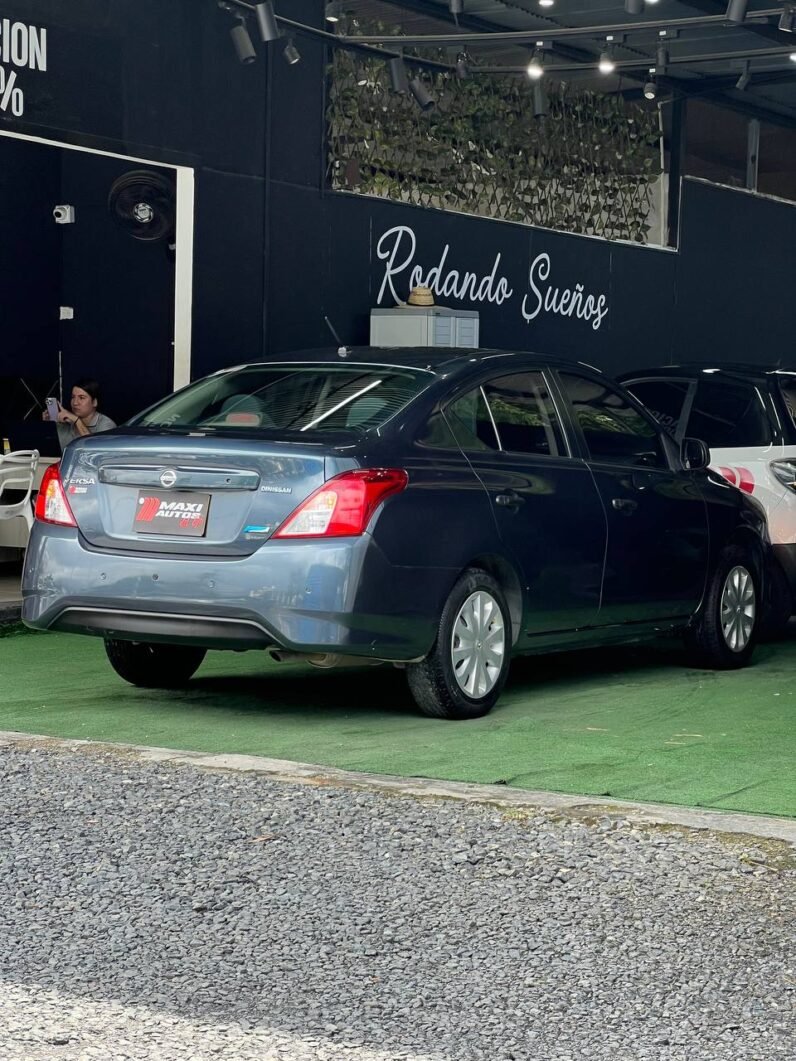 
								NISSAN VERSA DRIVE MT 1.6 SD full									