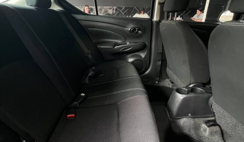 
								NISSAN VERSA DRIVE MT 1.6 SD full									