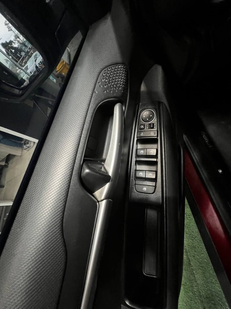 
								KIA SONET VIBRANT AT 1.5 full									