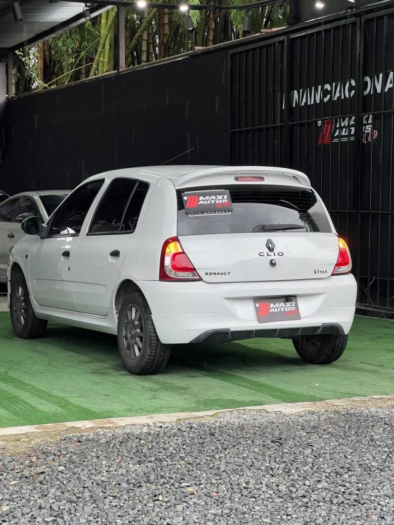 
								RENAULT CLIO STYLE full									