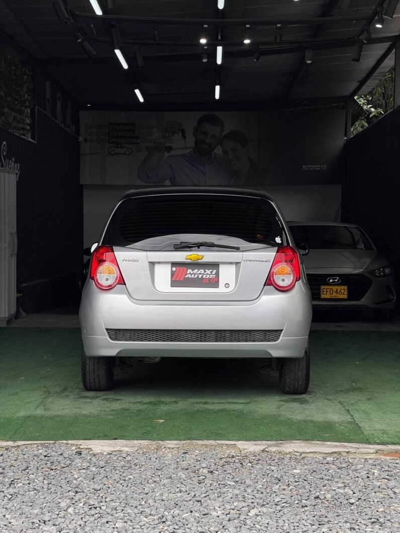 
								CHEVROLET AVEO EMOTION 5PTAS AT 1.6 full									