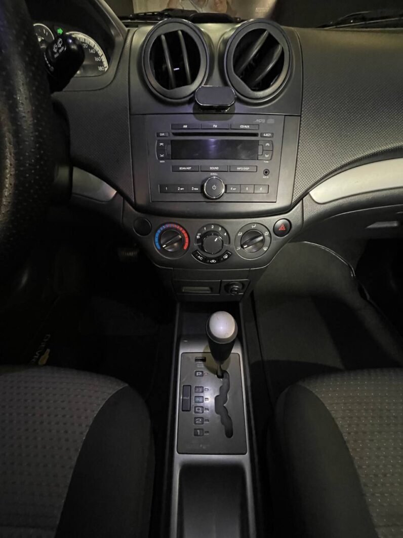 
								CHEVROLET AVEO EMOTION 5PTAS AT 1.6 full									