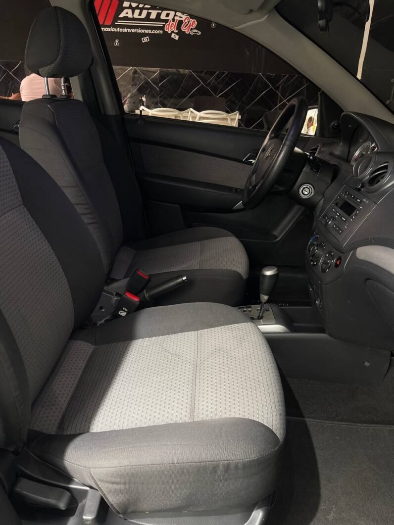 
								CHEVROLET AVEO EMOTION 5PTAS AT 1.6 full									