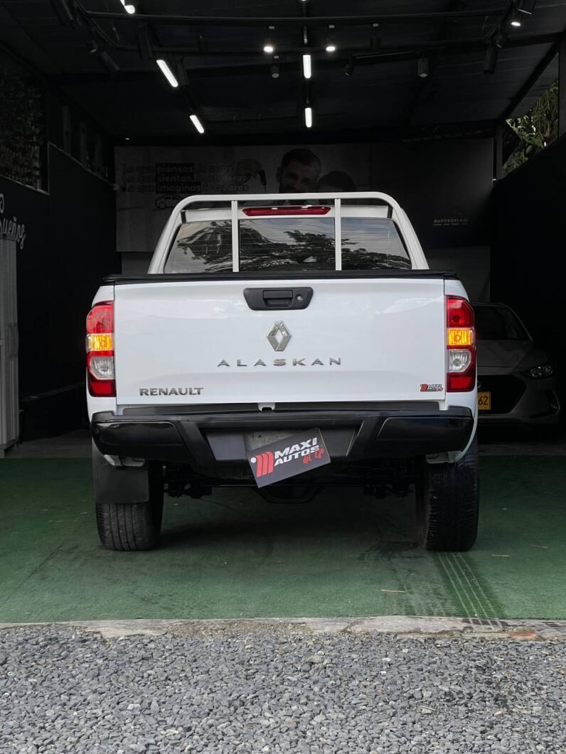 
								RENAULT ALASKAN ZEN 2.5 DIESEL MT 4X4 full									