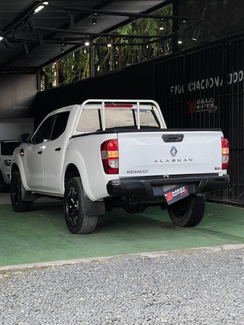 
								RENAULT ALASKAN ZEN 2.5 DIESEL MT 4X4 full									