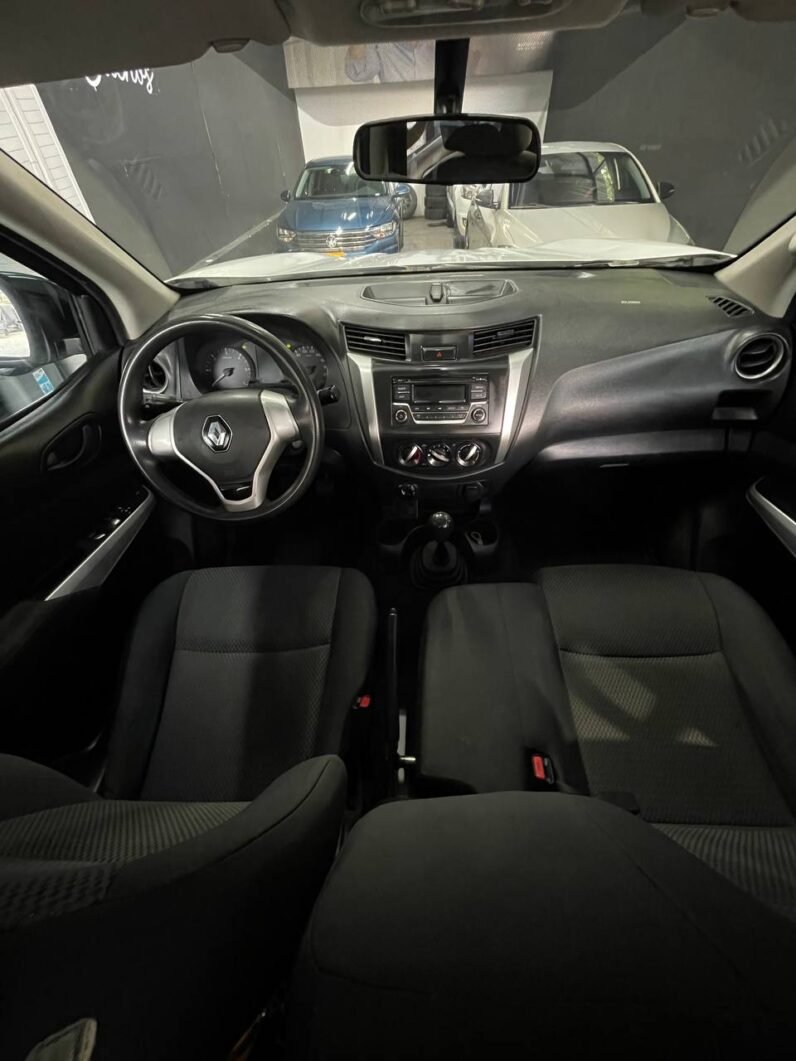 
								RENAULT ALASKAN ZEN 2.5 DIESEL MT 4X4 full									