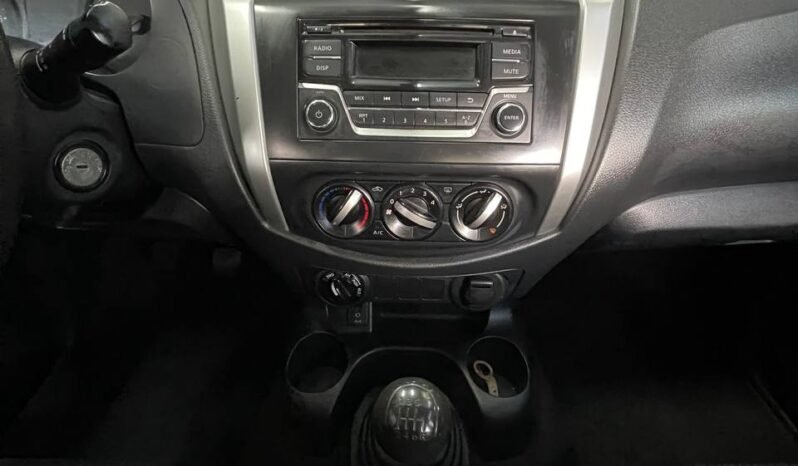 
								RENAULT ALASKAN ZEN 2.5 DIESEL MT 4X4 full									