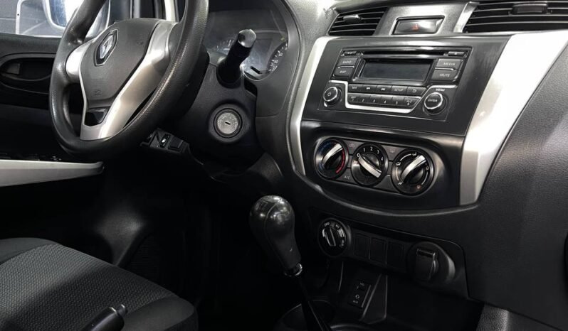 
								RENAULT ALASKAN ZEN 2.5 DIESEL MT 4X4 full									