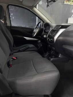 
										RENAULT ALASKAN ZEN 2.5 DIESEL MT 4X4 full									