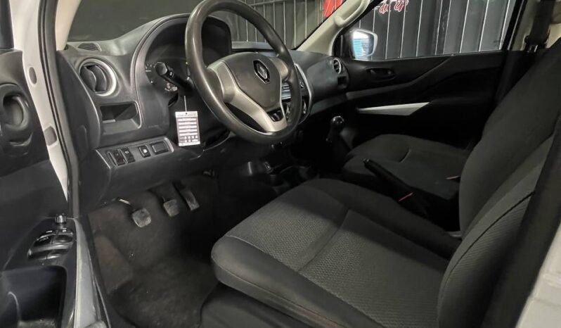 
								RENAULT ALASKAN ZEN 2.5 DIESEL MT 4X4 full									