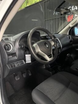 
										RENAULT ALASKAN ZEN 2.5 DIESEL MT 4X4 full									
