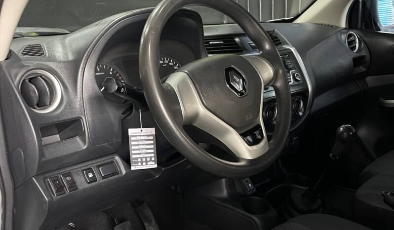 
								RENAULT ALASKAN ZEN 2.5 DIESEL MT 4X4 full									