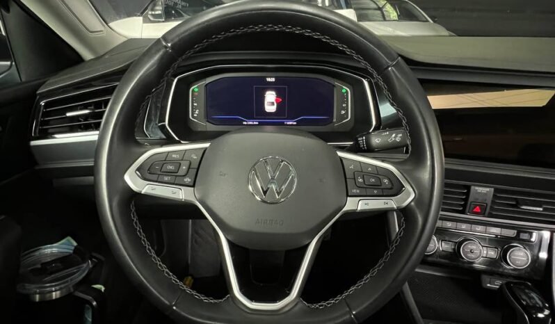 
								VOLKSWAGEN NEW JETTA HIGHLINE 2.5 AT full									