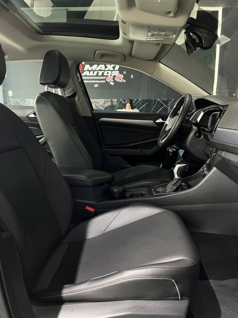 
								VOLKSWAGEN NEW JETTA HIGHLINE 2.5 AT full									