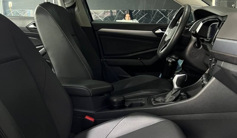 
								VOLKSWAGEN NEW JETTA HIGHLINE 2.5 AT full									