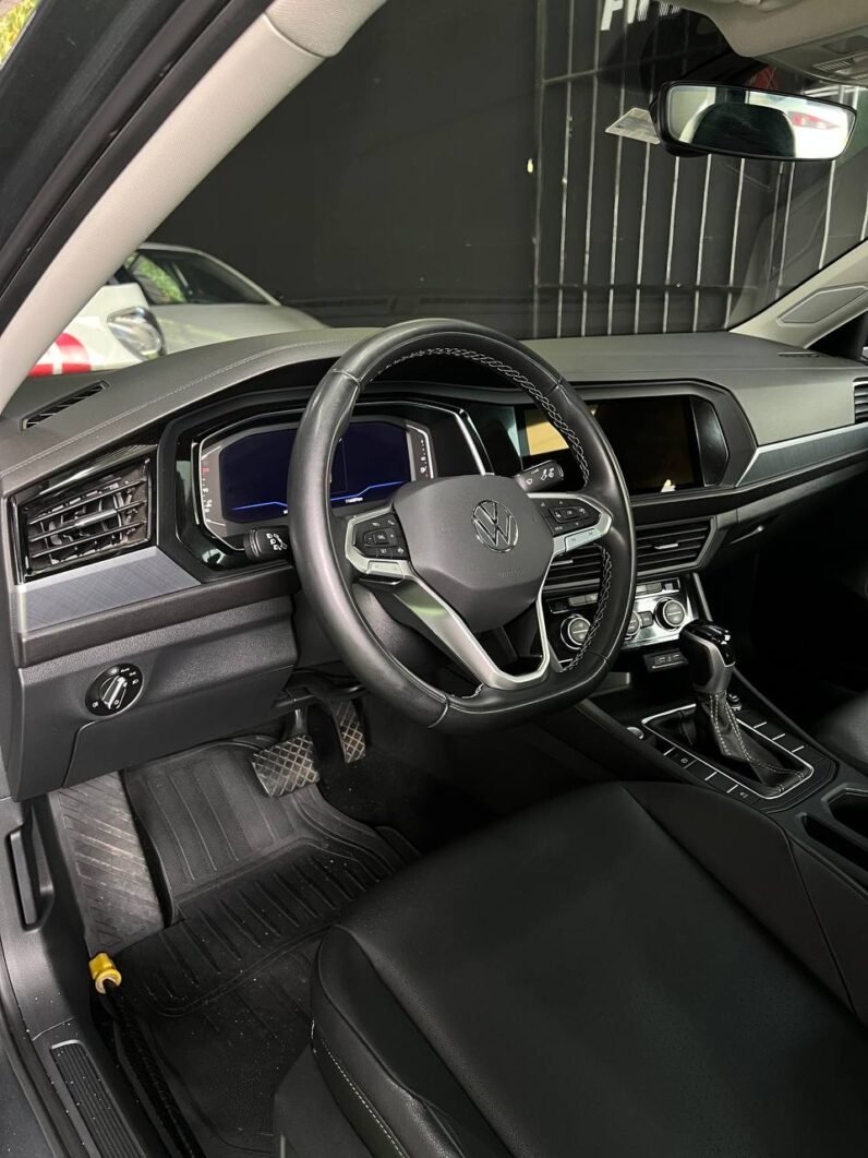 
								VOLKSWAGEN NEW JETTA HIGHLINE 2.5 AT full									