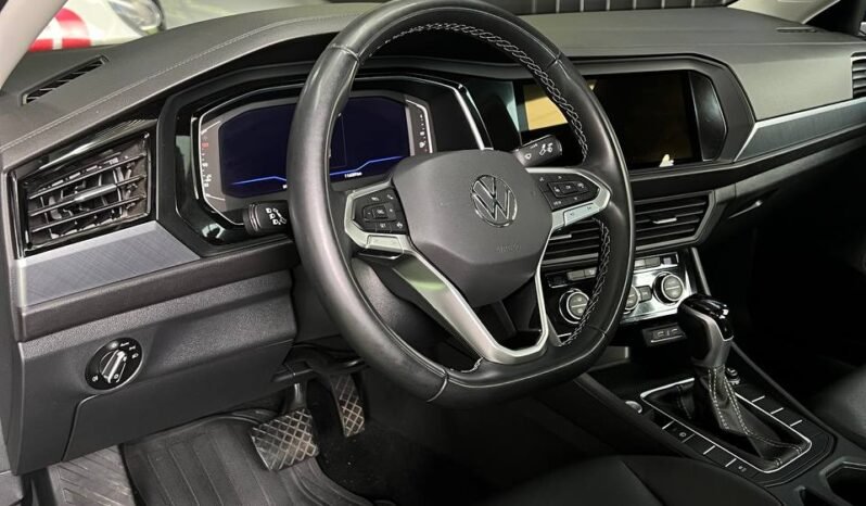 
								VOLKSWAGEN NEW JETTA HIGHLINE 2.5 AT full									