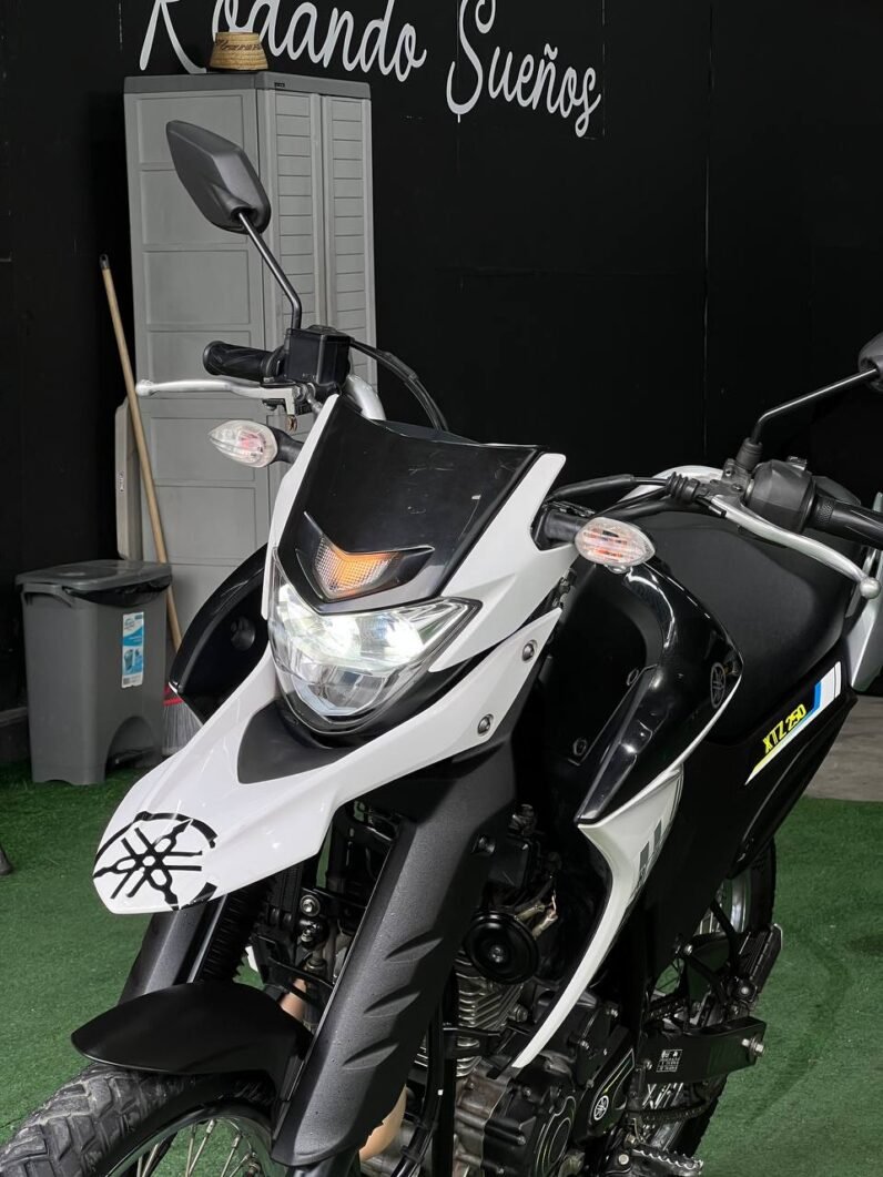 
								YAMAHA XTZ 250 full									