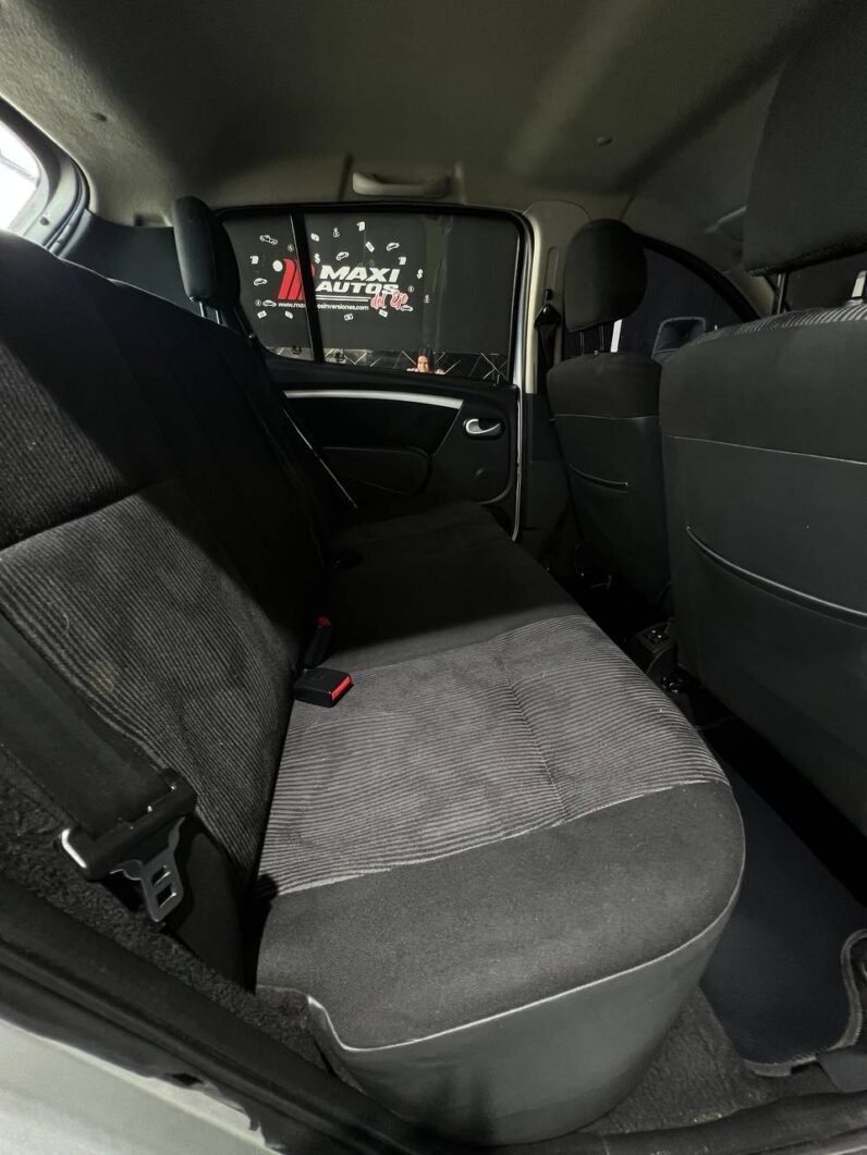 
								RENAULT SANDERO AUTOMATIQ full									