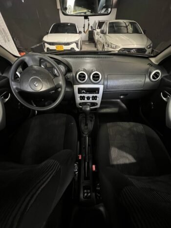 RENAULT SANDERO AUTOMATIQ