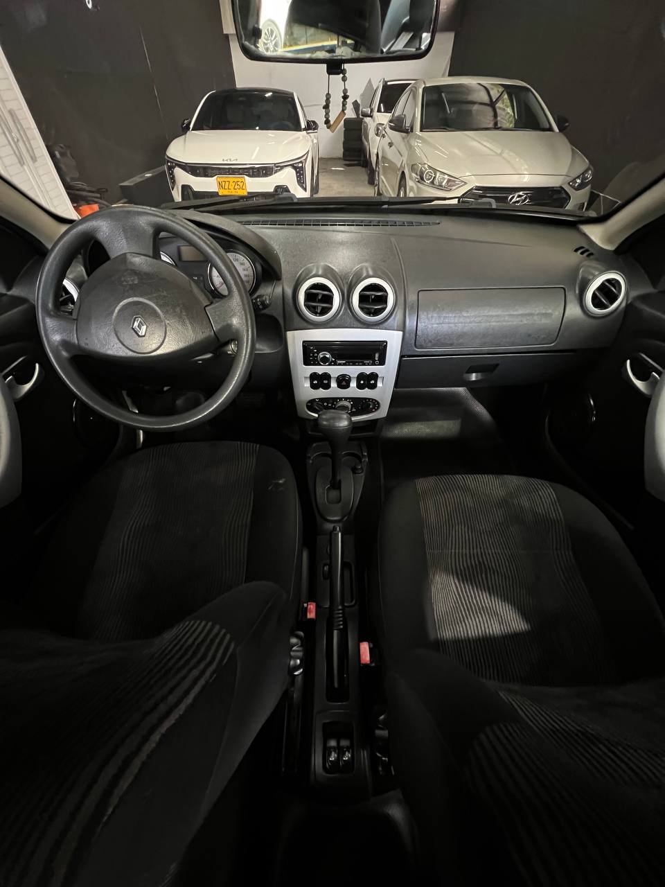 RENAULT SANDERO AUTOMATIQ