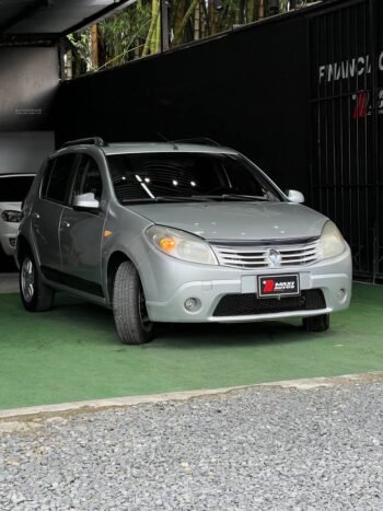 RENAULT SANDERO AUTOMATIQ