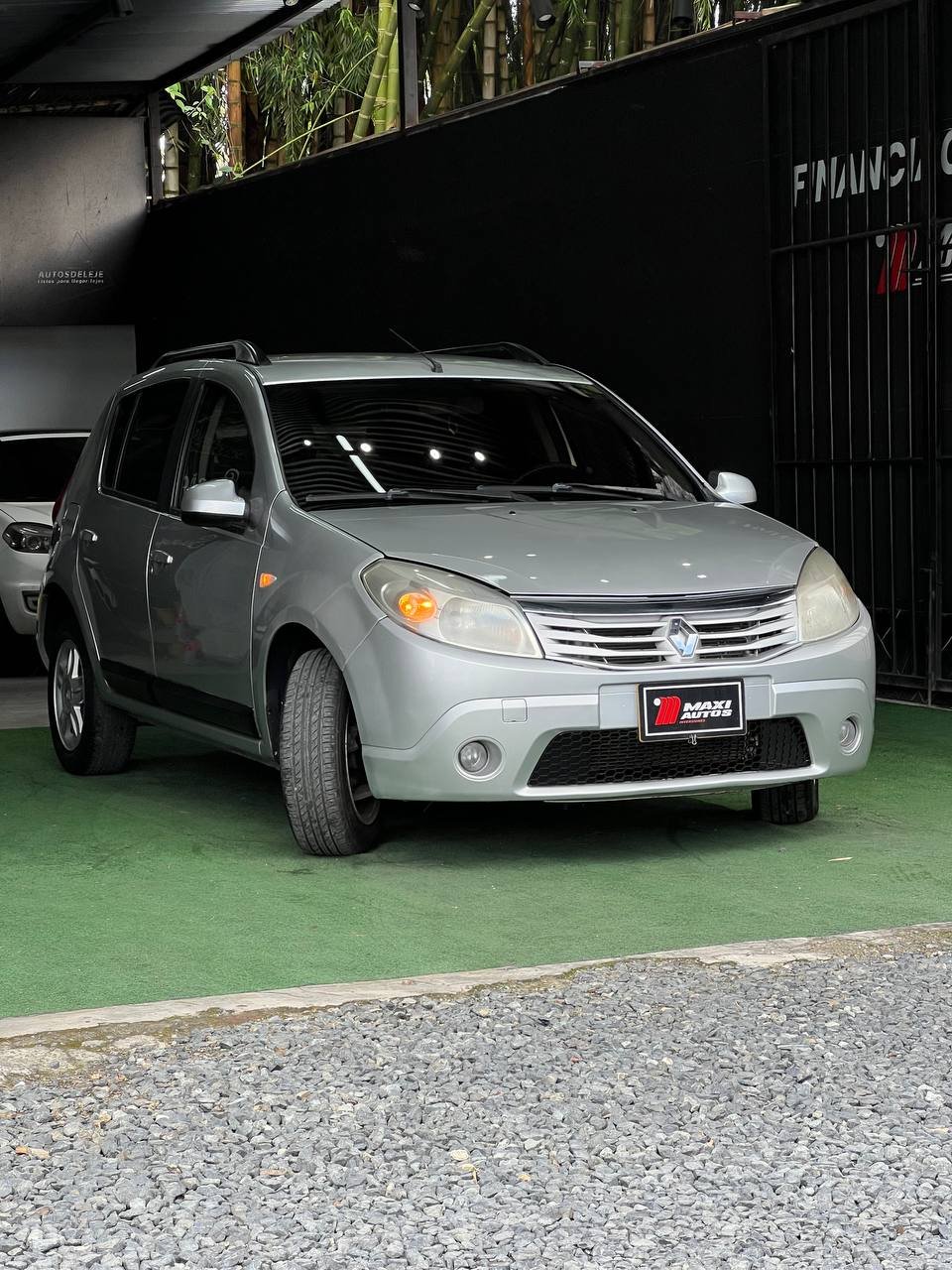 RENAULT SANDERO AUTOMATIQ