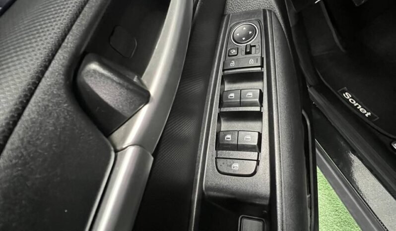 
								KIA SONET EMOTION MT full									