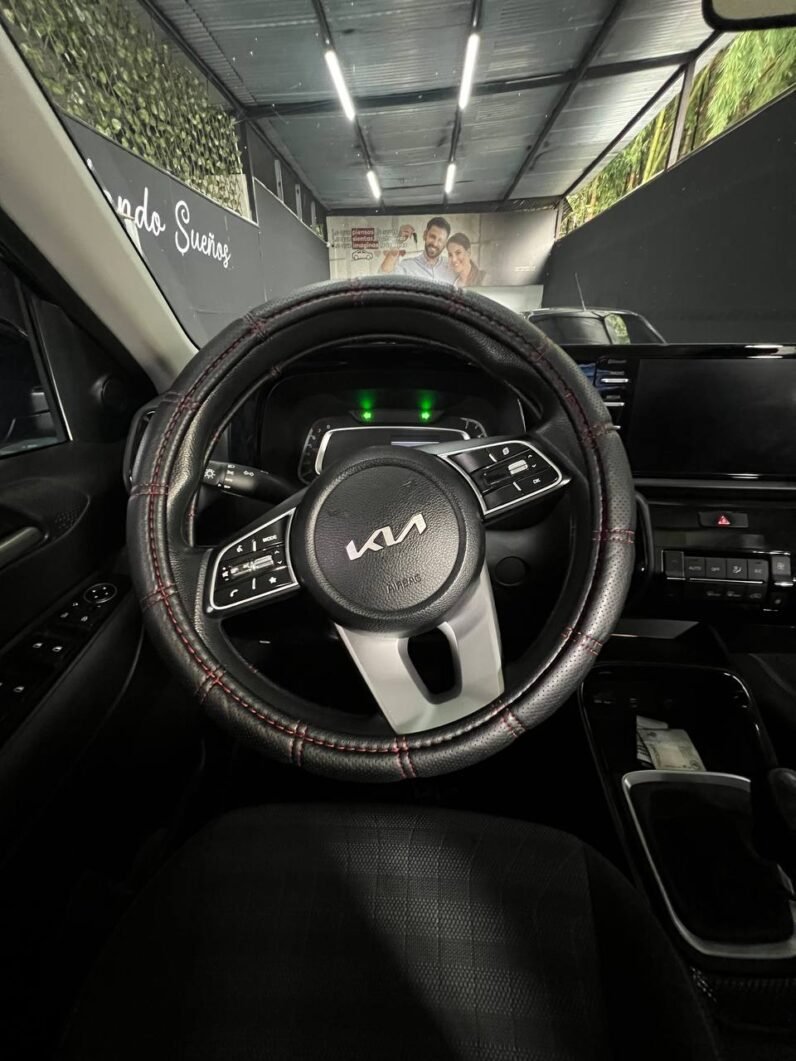 
								KIA SONET EMOTION MT full									