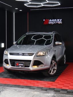 FORD ESCAPE TITANIUM AT 4X4