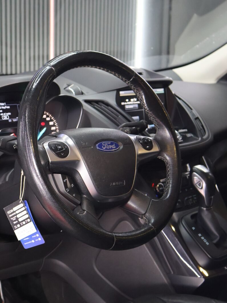 
								FORD ESCAPE TITANIUM AT 4X4 full									