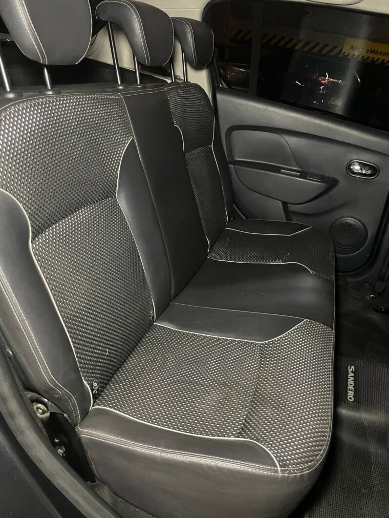 
								RENAULT STEPWAY INTENS AT full									