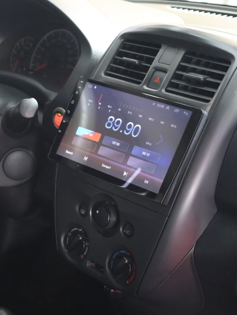 
								NISSAN VERSA SENSE MT 1.6 full									