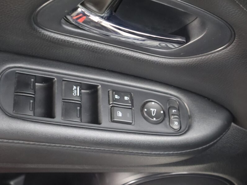 
								HONDA HRV XTYLE 1.800 AUT 4X2 full									