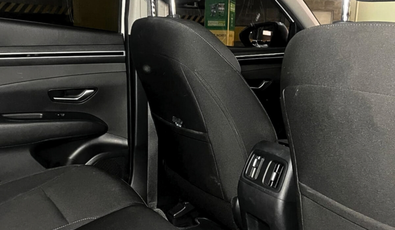 
								HYUNDAI TUCSON GL ADVANCE MT 2.0 GSL full									